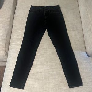 D. Jeans Skinny Jeans